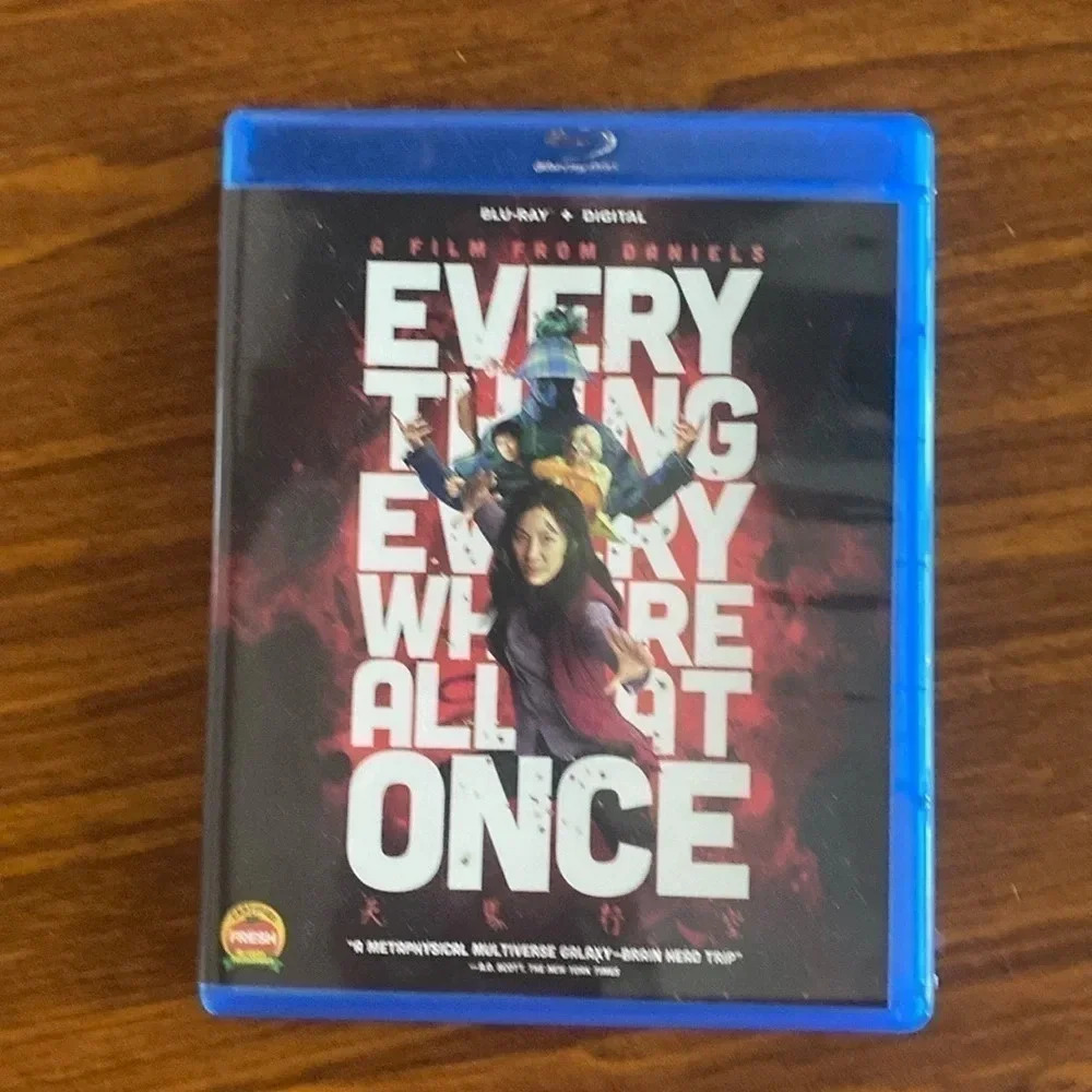 Blue-Ray DVD Everything Everywhere All At Once